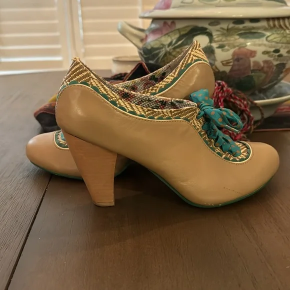 Poetic License Beige Shoes with Teal and Gold Accents - Picture 3 of 7